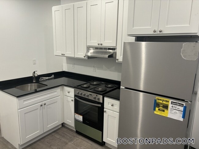 Photo - 109 Peterborough St Unit 4