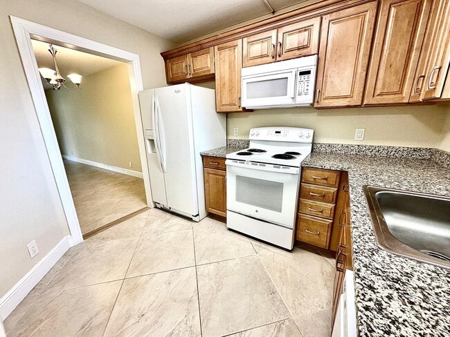 Photo - 21904 Lake Forest Cir Unit 101