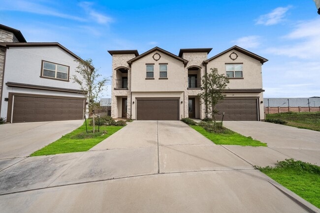 Building Photo - 2019 Olivos St Rental