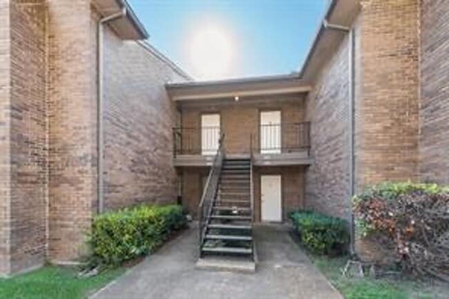 Photo - Updated 2 Bed, 2 Bath Condo – Walk to Lake Ray Hubbard!