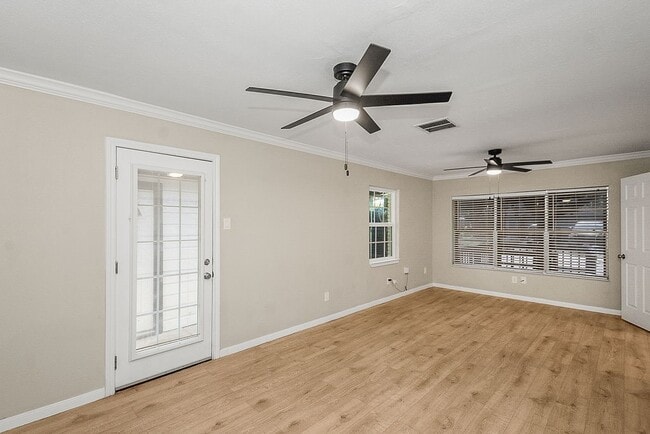 Photo - 5037 W 43rd St