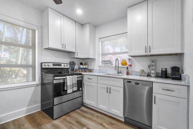 Photo - 26 NE 10th St