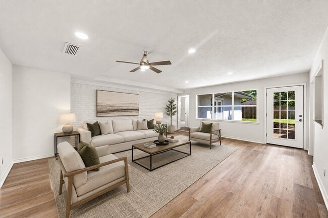 Photo - 6215 Queensloch Dr