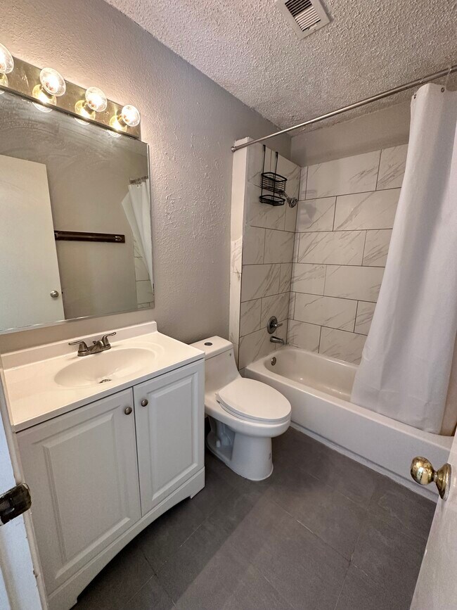 Bath 1 - 3115 Helms St Condo Unit 208