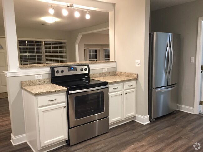 Building Photo - 204 22nd St Rental
