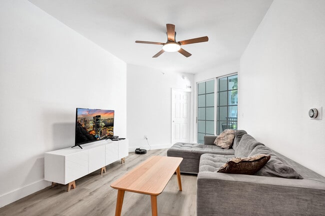 Photo - 533 NE 3rd Ave Unit 205