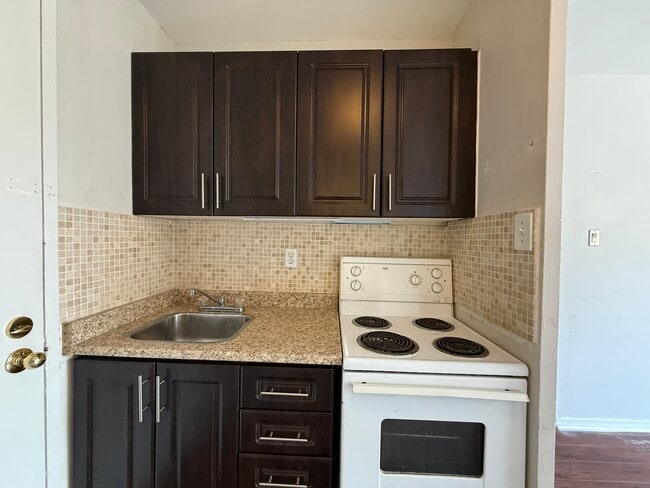 Photo - 140 Springhurst Ave Unit 34