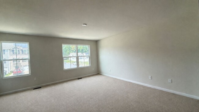 Photo - 2044 Petersen Way