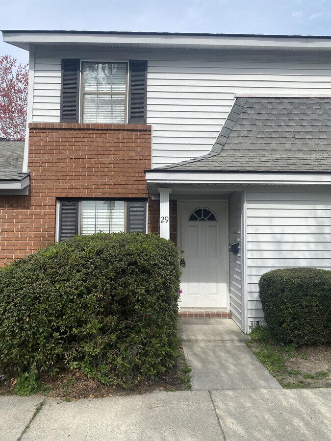 Photo - 29 Knollwood Cir