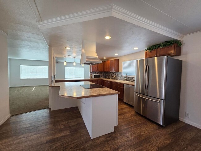 Photo - 2 Bed/2 Bath ON .30 ACRES - BRING THE TOYS!