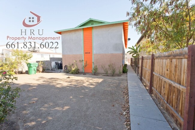 Building Photo - 1409 Lincoln St Unit C Rental