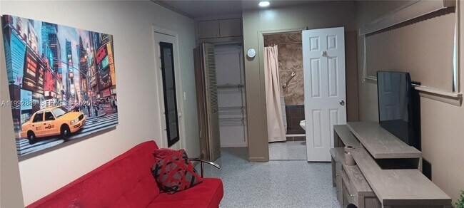 Photo - 6761 Branch St