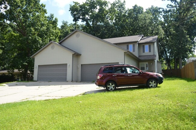 Building Photo - 1043 N Thompson Dr Rental