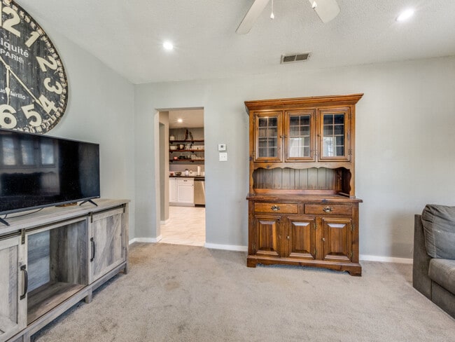 Photo - 2701 N Locust St