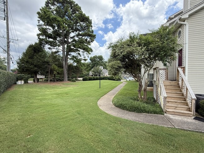 Photo - 1002 Stones Throw Dr NW