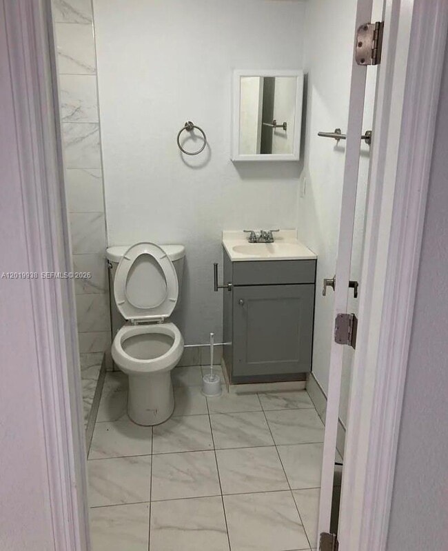 Photo - 141 W 26th St