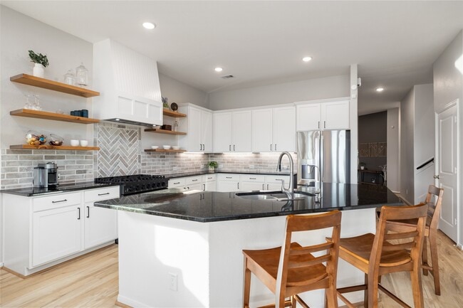 Photo - 1259 Tilia Crk Ln