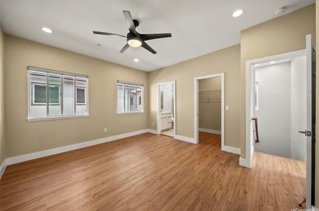 Photo - 1060 Spencer St