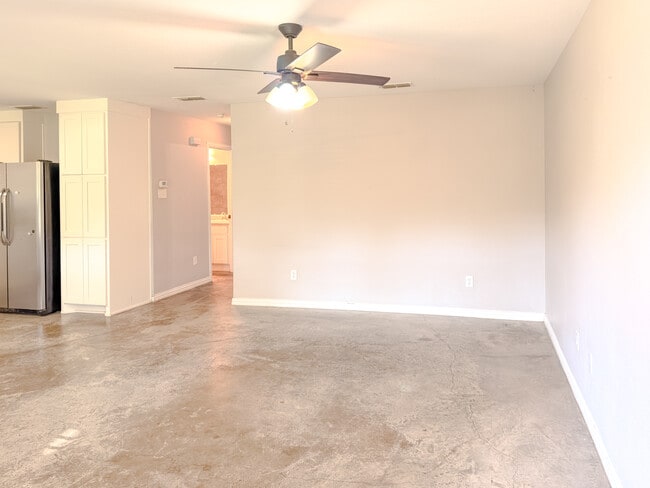 Living area - 100 Morgan Meadows Dr Unit 102
