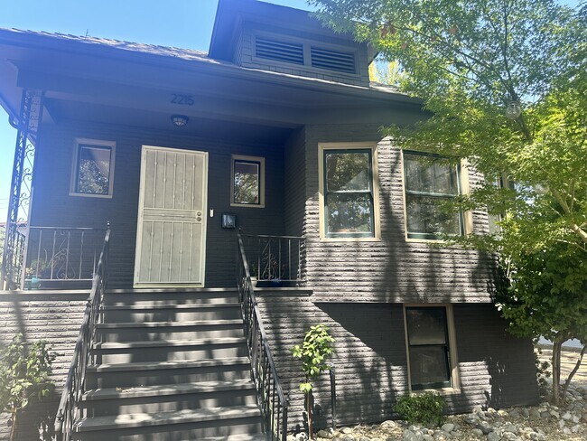 Front entrance - 2215 C st Rental