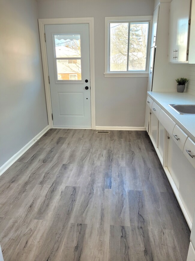 Photo - 1677 Baseline Rd