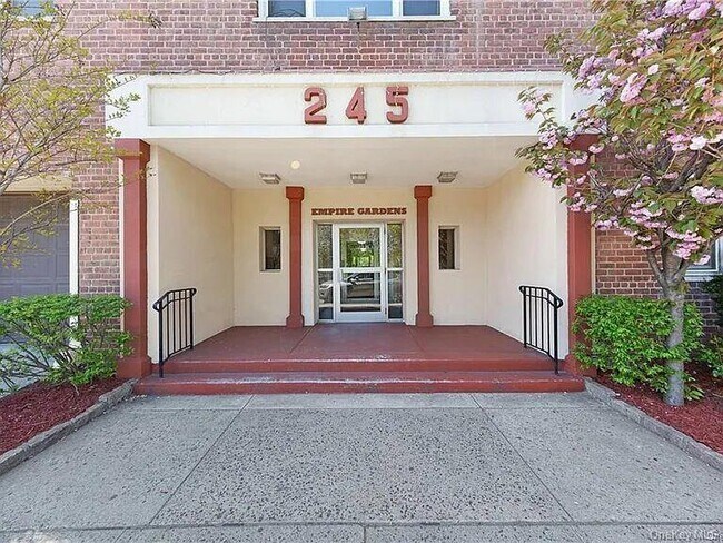 Photo - 245 Bronx River Rd Unit 7F