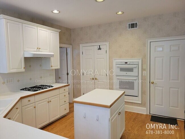 Photo - Gorgeous 5 Bedroom House in Peachtree Corn...