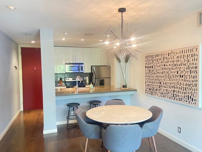 Photo - 141 S Clark Dr Unit 423