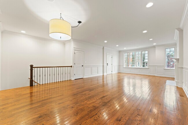 Photo - 3716 N Kenmore Ave Unit 1