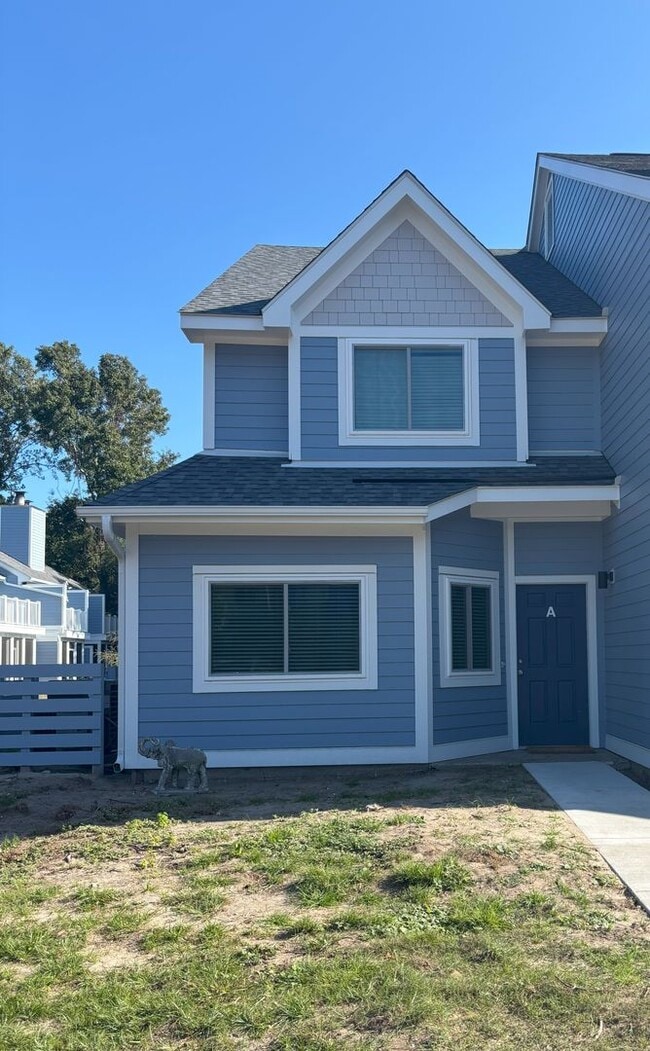 Photo - 2BD/2.5BA - TOWNHOME IN MT PLEASANT - AVAILABLE 8/1/26