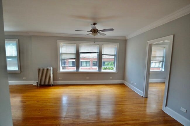 Building Photo - 4427 N Rockwell St Unit 4414-2