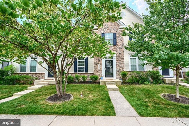 Photo - 7595 Taunton Ct Townhome