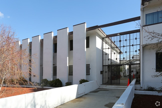 Photo - Encino Woodley Apartments