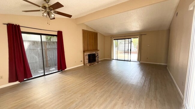 Photo - 228 Puddingstone Rd