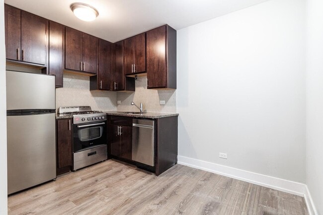 Photo - 530 W Surf St Unit 206