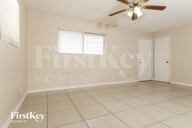 Photo - 5903 W Hearn Rd