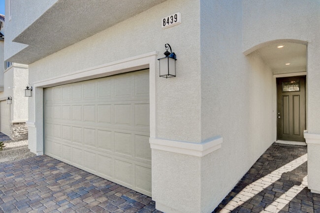 Photo - 8439 Vacarez Dr