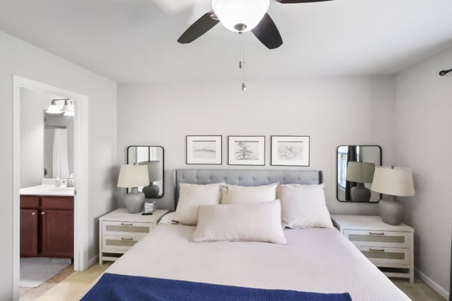 Photo - 100 Stratford Lakes Dr Apartment Unit SL 276 2 Bed 2.5 Bath