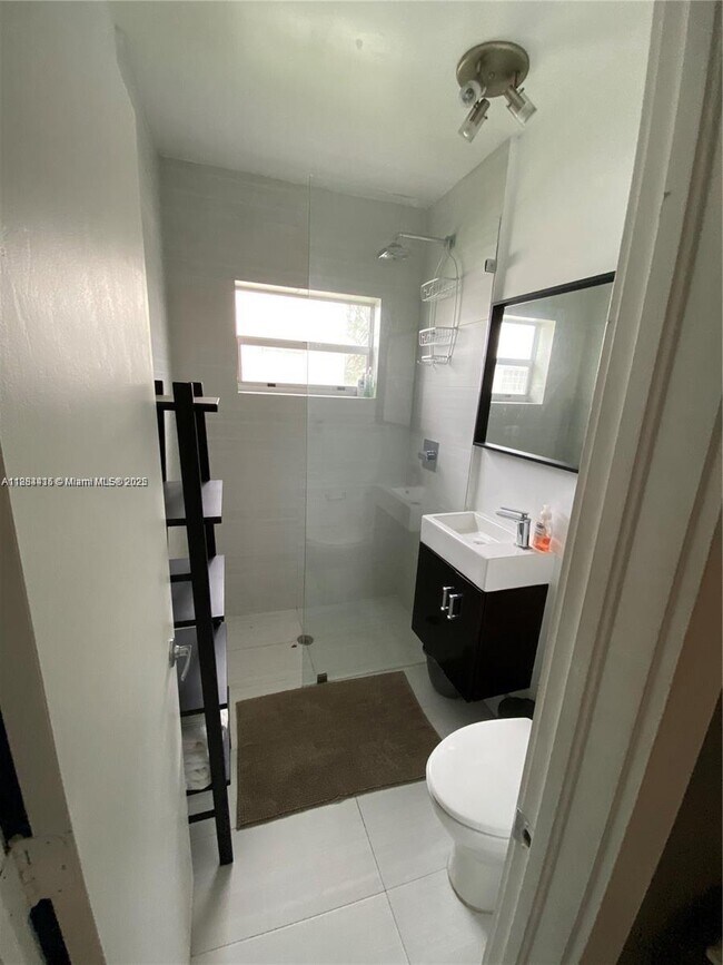 Photo - 1604 Drexel Ave Unit 201
