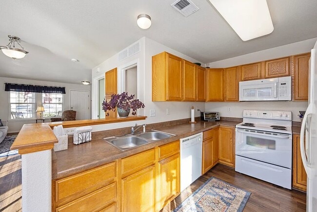 Photo - 1650 Robertson St