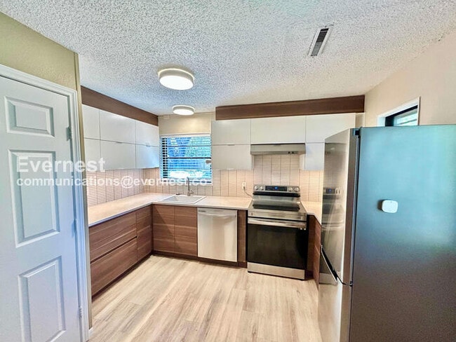 Photo - 5408 Waltham Ave