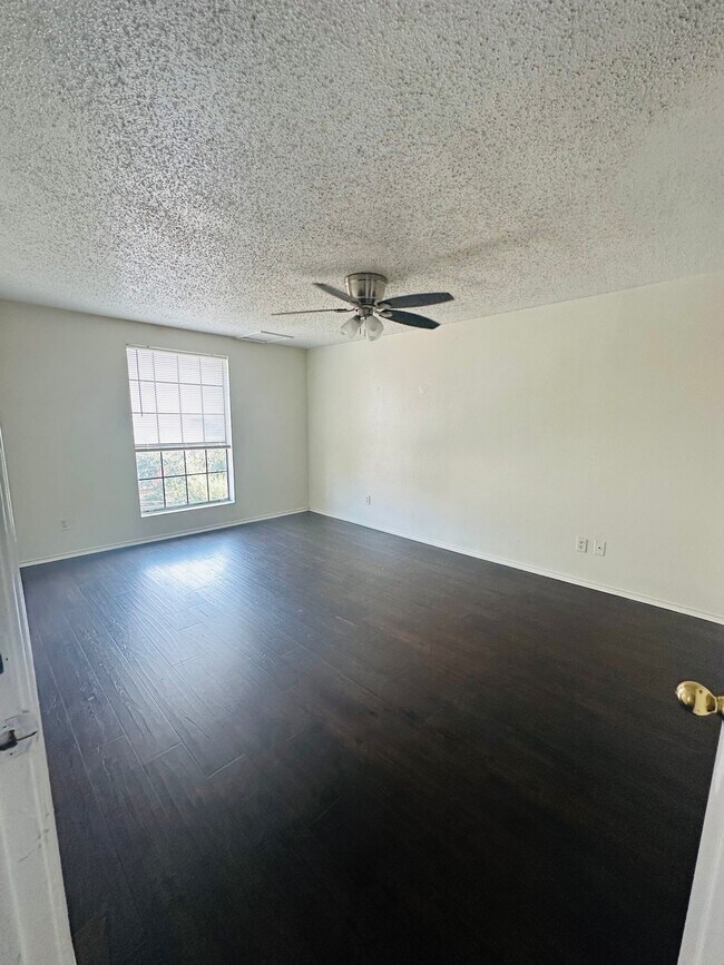 Photo - 2401 Leon St Unit 307