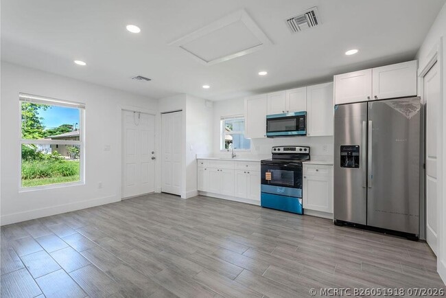 Photo - 3018 SE Iris St