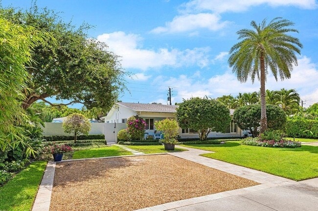 Photo - 340 NE 7th Ave