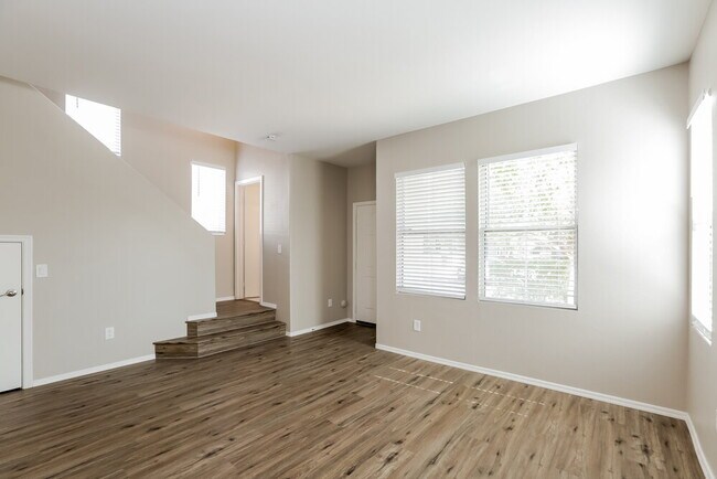 Photo - 3929 W Irwin Ave