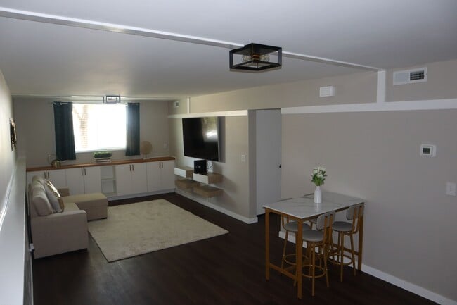 438 N Center St Unit 102