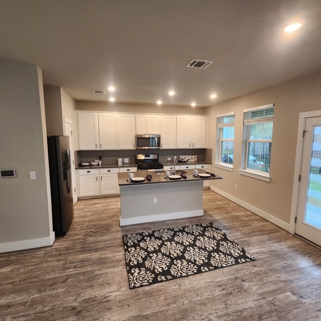 Photo - 7506 Burnham Pl