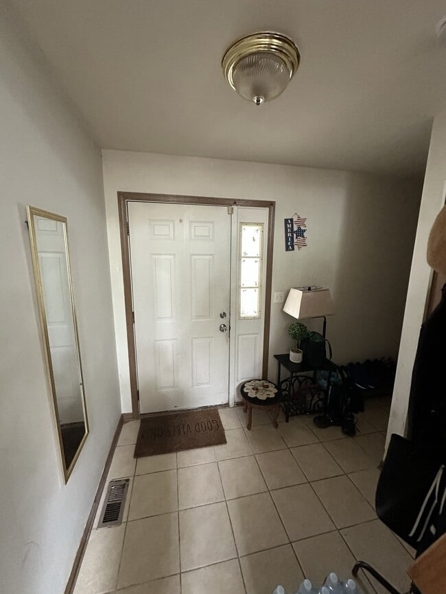 Photo - 127 Tara Ln