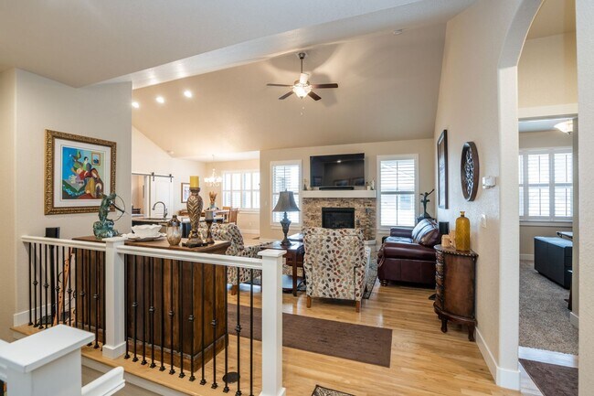 Photo - Stunning 5 bed 3.5 Bath Home in Thomas Hei...