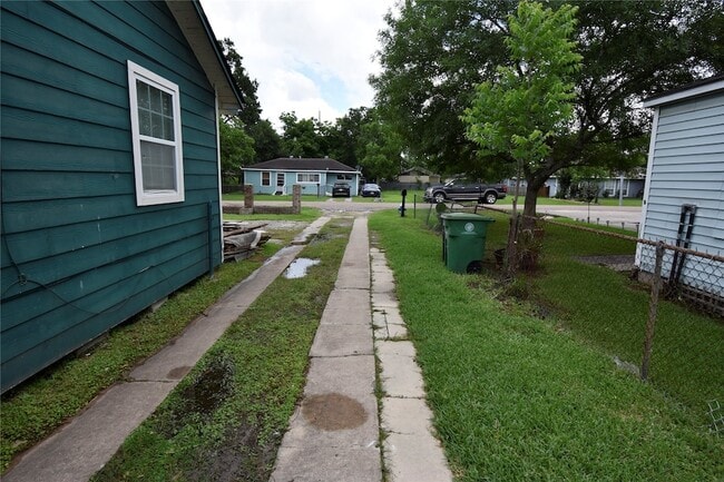 Photo - 6229 Clover Ridge St